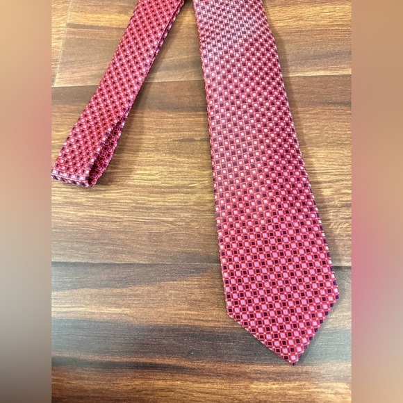 🍁SALE🍁NAUTICA Red Silk Polyester Blend Foulard Tie - Picture 6 of 9